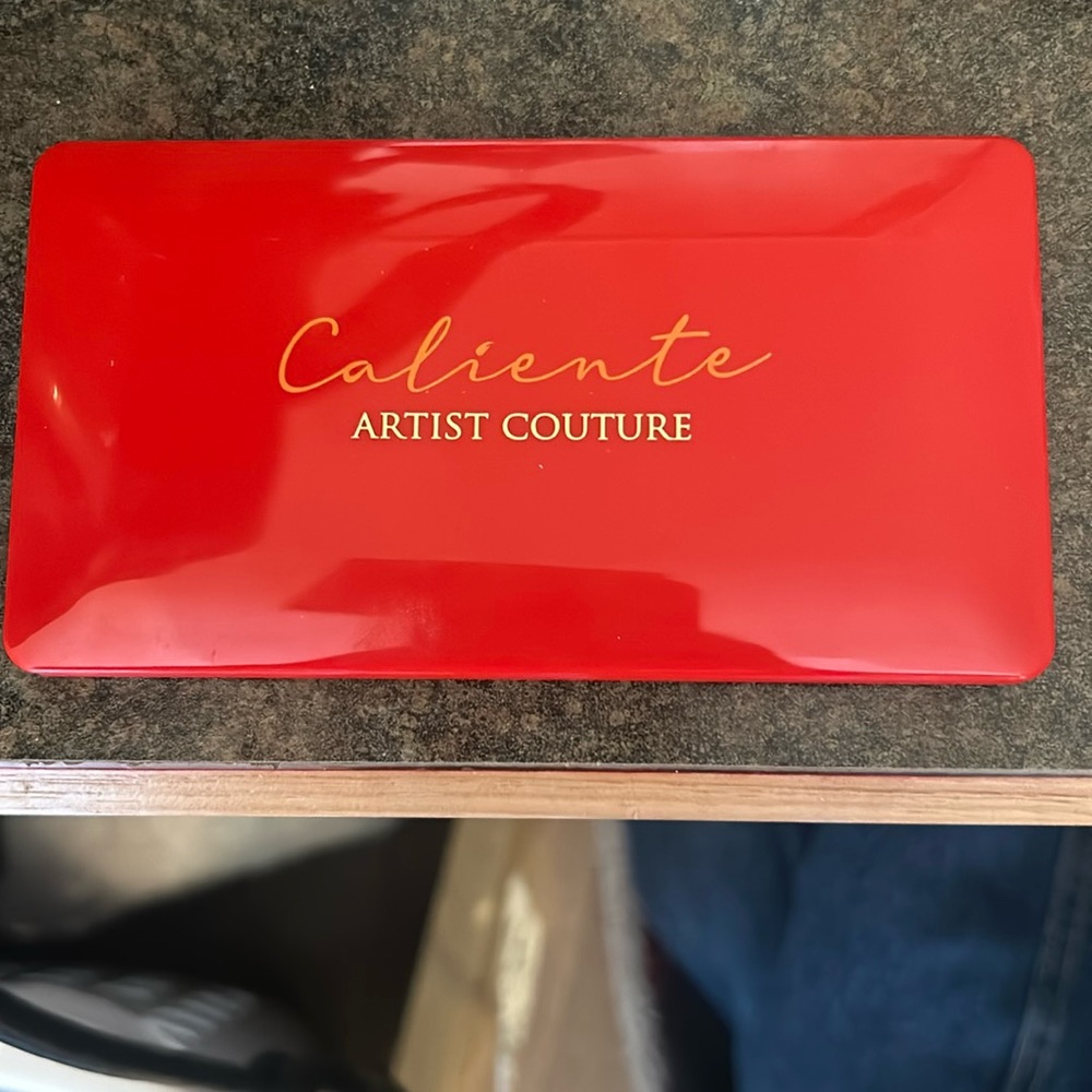 Artist couture Caliente eyeshadow palette